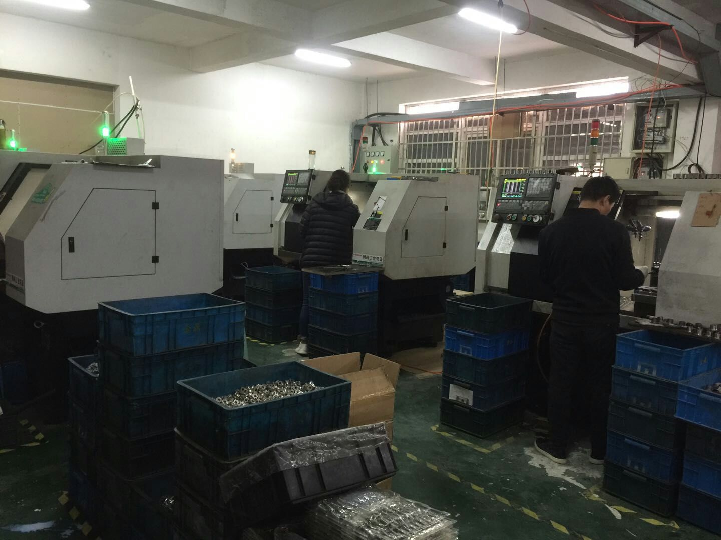 數(shù)控加工設(shè)備.jpg